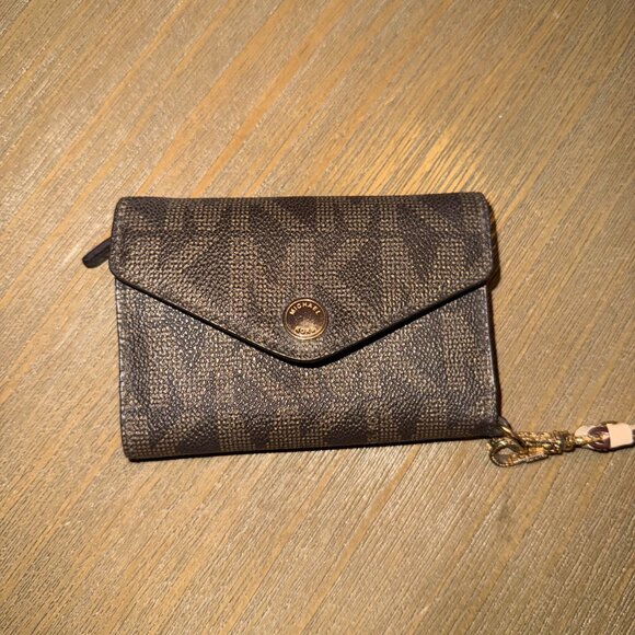 Michael Kors Jet Set Wallet - Picture 2 of 5